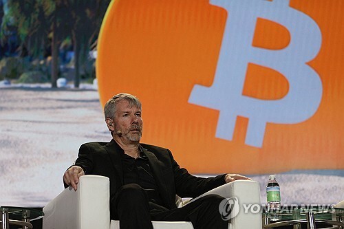 폭등의 기회냐, 거품의 덫이냐…암호화폐 비축 기업 투자 논란
