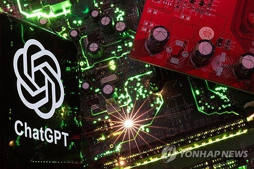 챗GPT 여파에 20대 일자리 20% ‘뚝’…경력직만 살아남았다