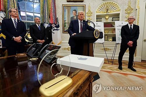 복잡한 반도체 공급망…NYT “트럼프 ‘100% 관세’에 큰 의문”