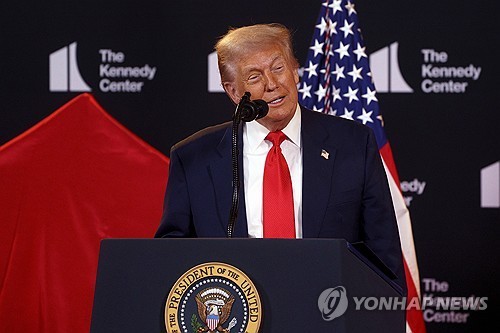 트럼프 “차기 연준의장 후보 3~4명으로 좁혀”…조기지명 시사
