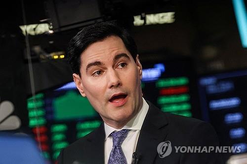 트럼프 비난에도 골드만삭스 분석가 “소비자 관세부담 늘 것”