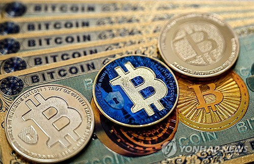 비트코인 ‘금리 인하 기대 후퇴’ 낙폭 확대…11만3천달러대 거래