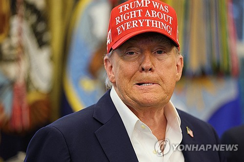 [속보] 트럼프 “우크라戰 관련 2주 후 중요 결정”…제재·관세도 거론