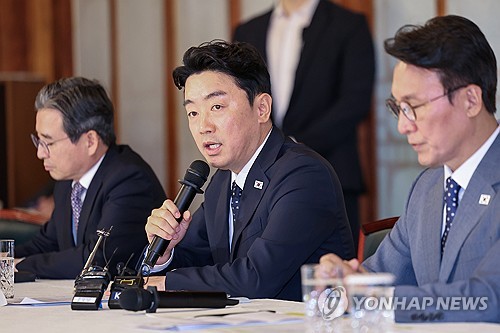 강훈식 “美 관세협상 후속절차 남아…당정대 원팀 총력대응”