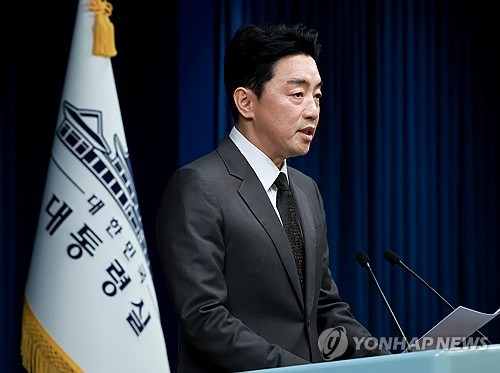 강훈식 비서실장 “美관세로 중소기업 어려움 우려…대책 마련”
