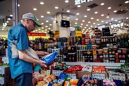 중국 7월 물가 ‘제로’…디플레이션 그림자 짙어져
