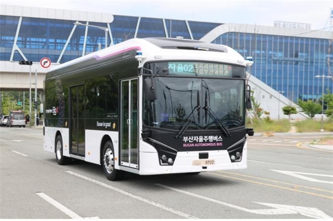 부산, 오시리아서 자율주행 전기버스 시범 운행… 스마트 교통 첫 발