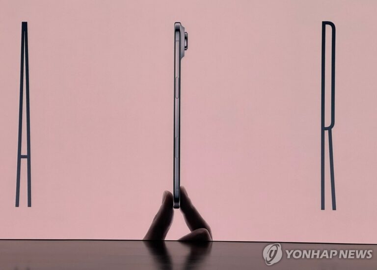 아이폰17 출시에 통신 3사 진검승부…에어팟 맥스부터 200만원 여행권까지