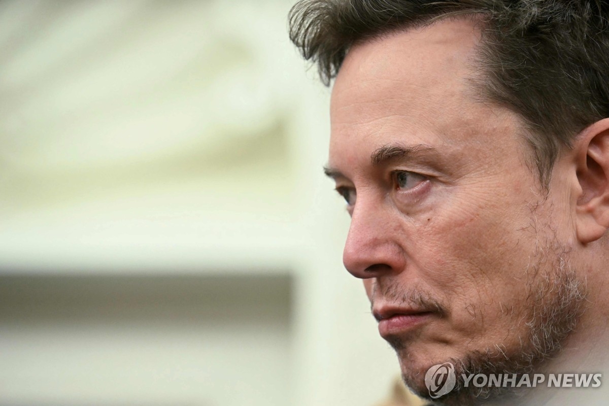 머스크, 최대 1조 달러 성과급 받나…테슬라 ‘초대형 보상안’ 제시