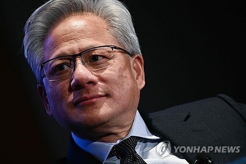 엔비디아, 미중 사이에서 줄타기…AI 칩 수출·투자 딜레마