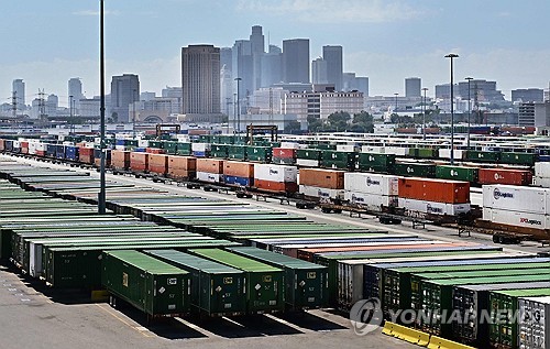 백악관 “美관세수입, 작년의 2.5배”…’트럼프 업적’으로 홍보