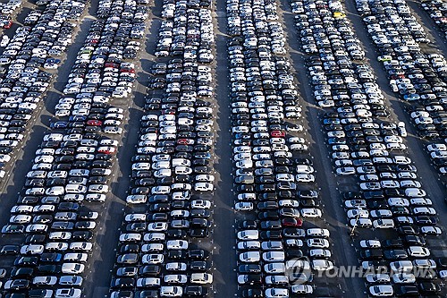 美, 유럽車 관세 27.5→15％ 인하 아직…EU “어차피 소급돼”