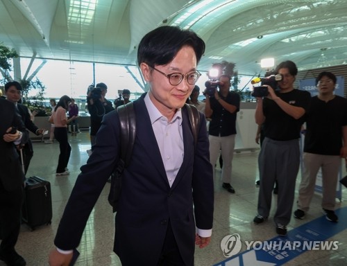 [1보] 김정관 산업부 장관, 관세협상 후속협의 위해 방미 출국