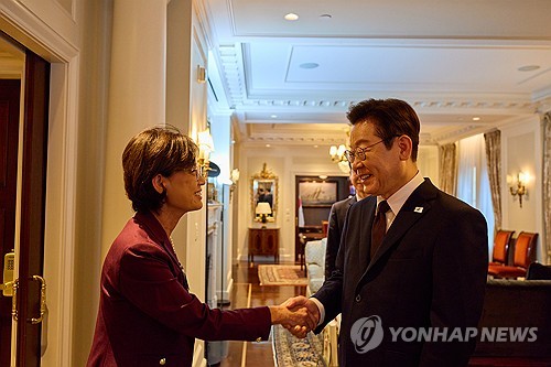 李대통령 “구금사태 재발 않길…관세협상 ‘상업적 합리성’ 보장”