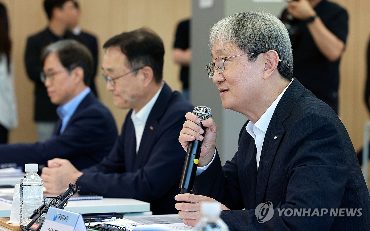 금감원장, 빅테크에 경고… ‘금융업 수준의 책임·보안 요구’