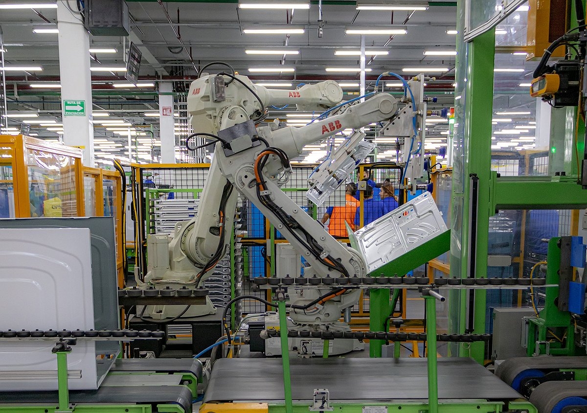 제조 AI 70% 도입·반도체 1,700억 달러 수출…정부, ‘첨단 산업 강국’ 청사진 제시