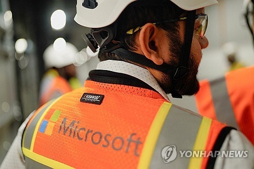 美, H-1B 수수료 10만 달러 인상… IT 업계 ‘비자 긴급경보’