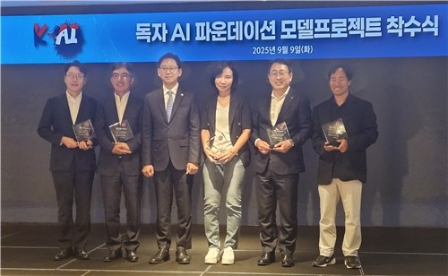 한국판 ‘챗GPT’ 도전…정부·빅테크, 국가대표 AI 개발 시동