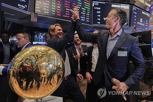 美증시 3대지수, 엔비디아 ‘AI 낙관론’에 최고치…나스닥 0.8%↑(종합)