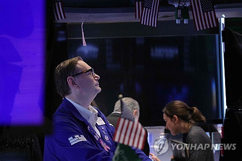 뉴욕증시, 엔비디아, 시총 5조달러에 ‘바짝’…강세 마감