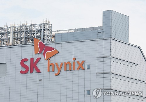 [속보] SK하이닉스 “엔비디아 등 내년 HBM 공급 협의 완료”