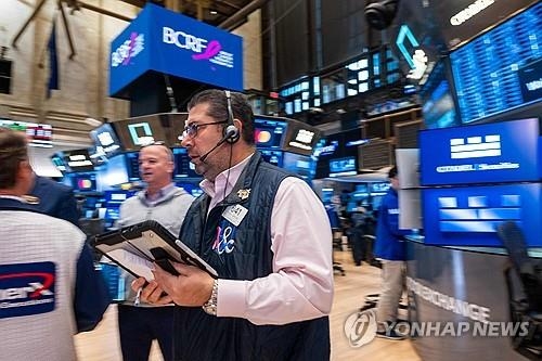 기술주 실적에 쏠린 눈…뉴욕증시, 애플 4조 달러 돌파 기대감에 혼조세