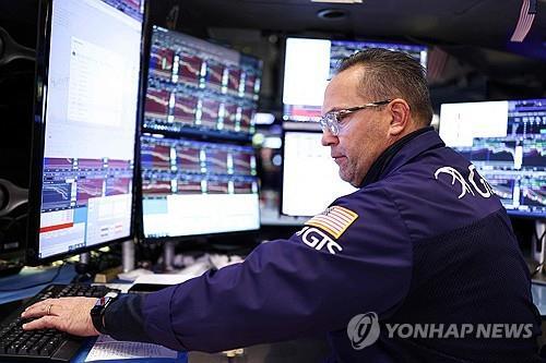 비트코인, 6개월 만에 9만5천 달러 아래로…AI 주식은 반등
