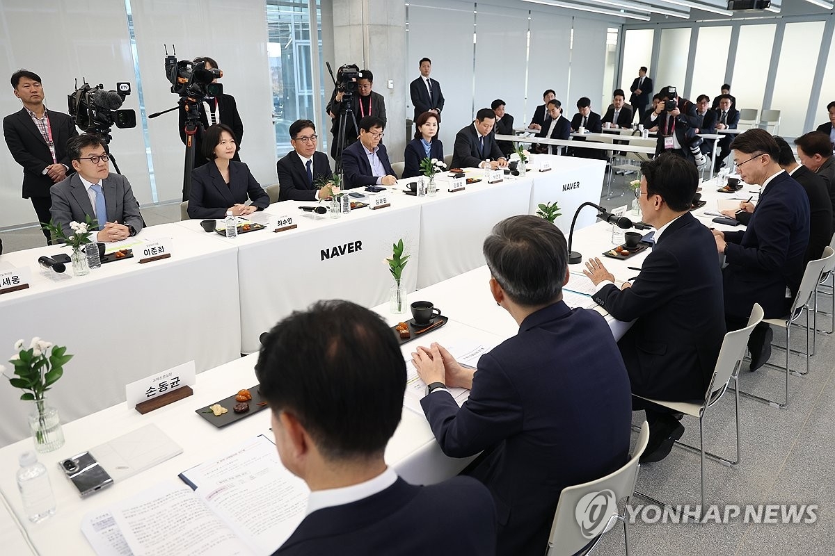 AI 인프라는 ‘전기’에서 막혔다…데이터센터 규제 완화에도 현실은 제자리