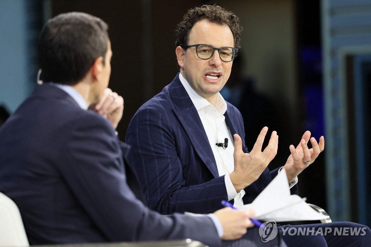 앤트로픽 CEO, ‘중국에 AI 반도체 수출 금지해야’ 발언 파장