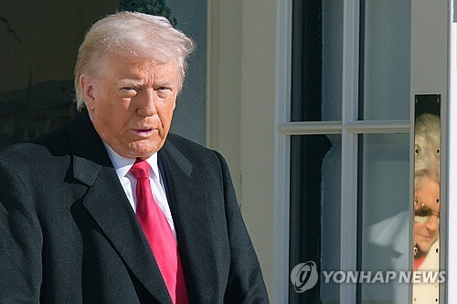 트럼프 ‘엔비디아 對中 반도체 수출대금 25%는 국고로’ 행정명령