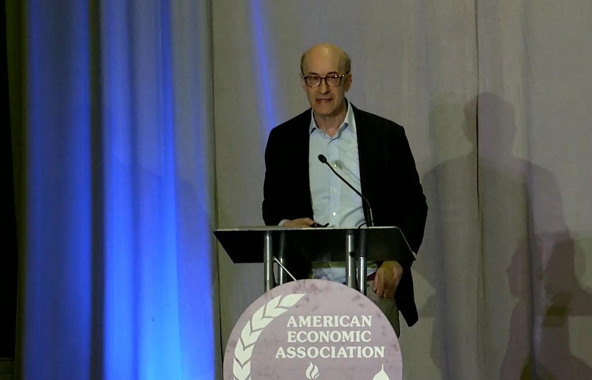 로고프 교수 “원화 심각한 저평가…중장기 상승 가능성 높아”