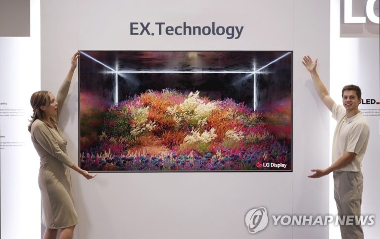 LG디스플레이, OLED 기대감에 주가 8% 급등… 피지컬 AI 시장 선점 가시화