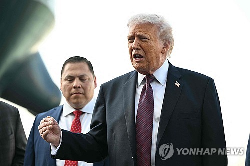 트럼프, 관세판결 재심 언급…”美 착취한 국가·기업들이 횡재”