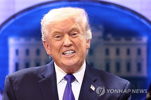 美 글로벌 관세 10→15%로…트럼프 “몇달 내 새 관세 발표”(종합3보)