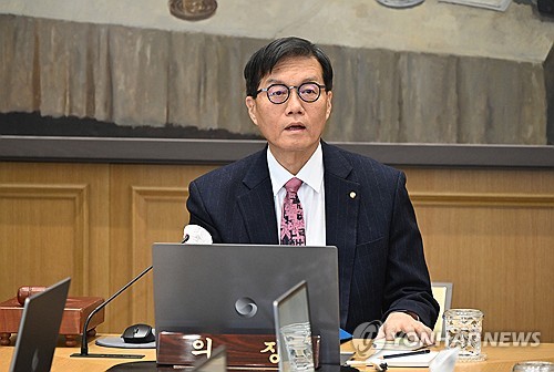 [속보] 한은총재 “美 관세정책, 수출·성장 전망 영향 제한적”