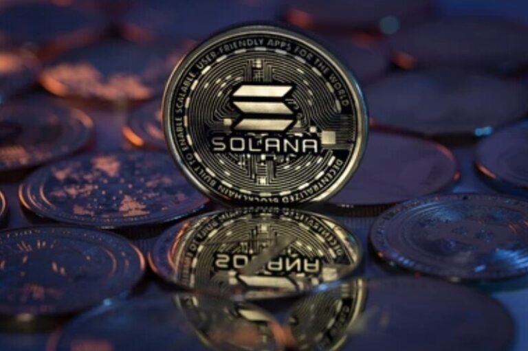 Solana Wavers Even After Rebound, at Crossroads Between Further Gains and Sharp Drop