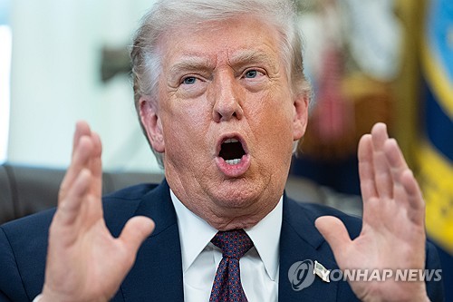 관세 위법판결 타격 트럼프, ‘출생시민권 대법 변론’ 직접 가나