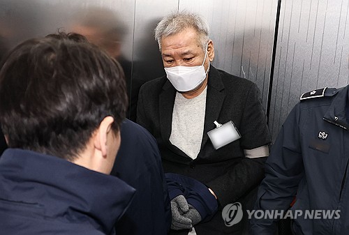 검찰, ‘건진법사 만남 주선’ 퀸비코인 운영자 징역 1년 구형