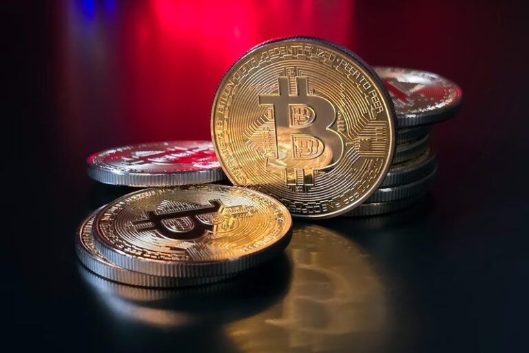비트코인(BTC), 5만 9,000달러 vs 7만 달러 재돌파 전망 대립…고래는 매도 종료