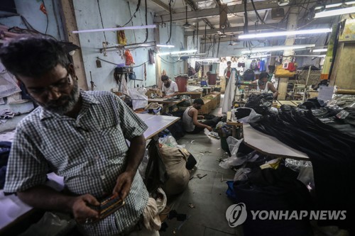인도, 美관세 낮추려 ‘강제노동 반영 제품’ 수입 금지